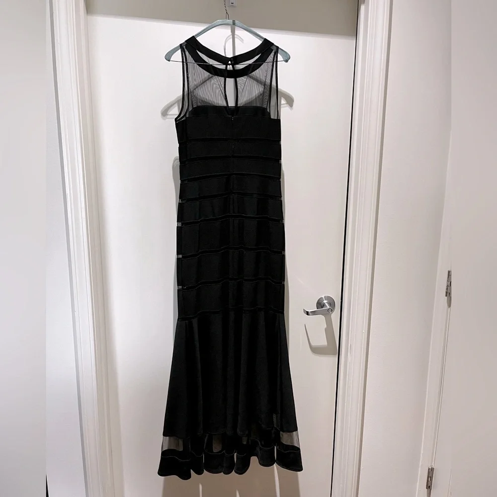 White House Black Market Black Sleeveless Gown~ size 10 - Picture 7 of 9